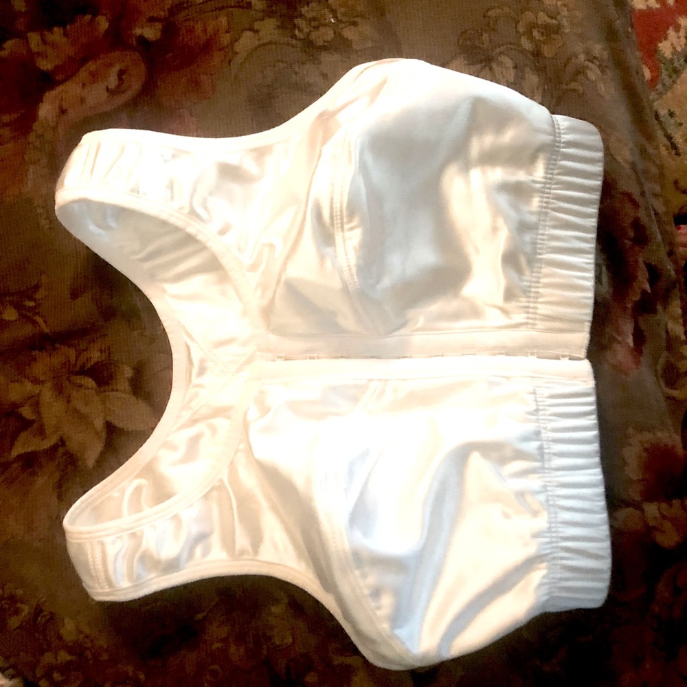 NWOT Enell White Full Support Sports Bra Size 1